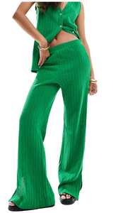 Mango set in green